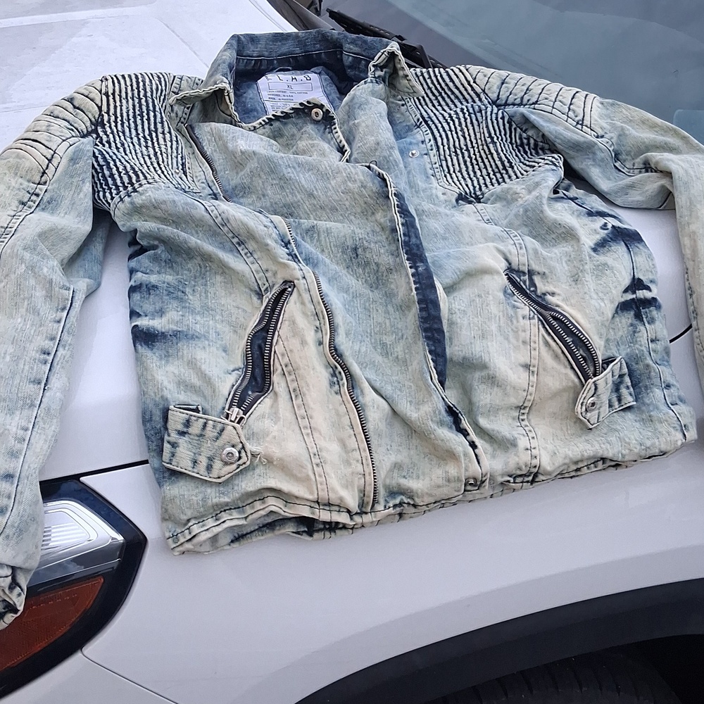 L.A.B Jean Jacket - Picture 3 of 9